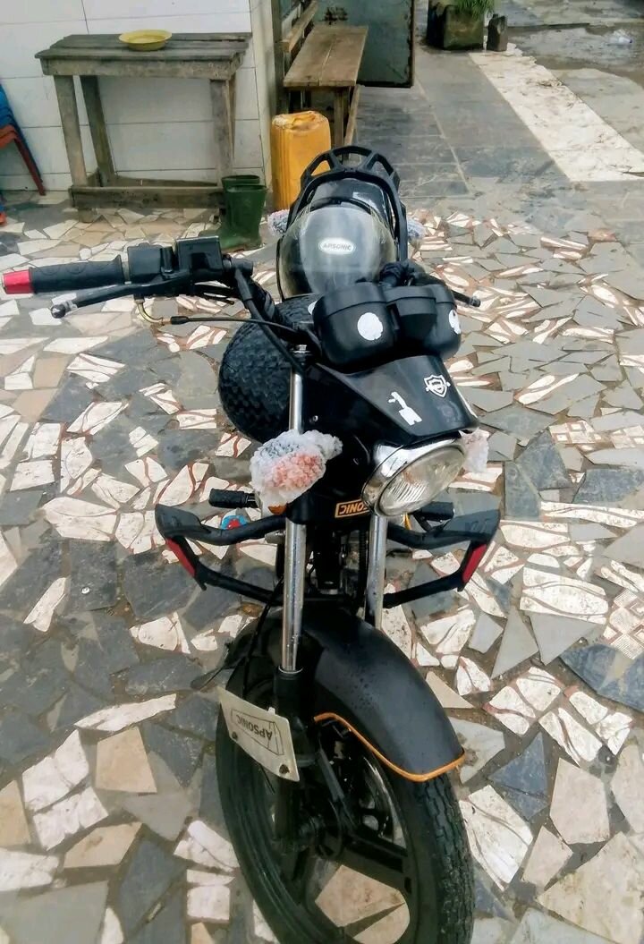 Moto Apsonic élégante