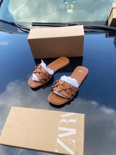 Sandales en cuir tressé