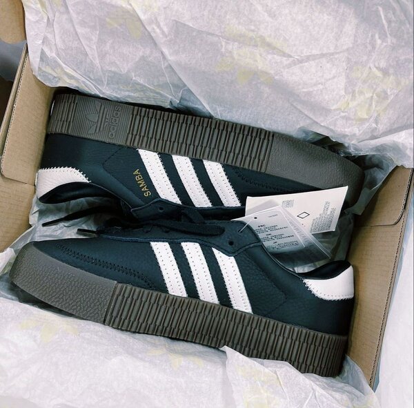 Baskets plateformes noires Adidas