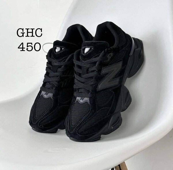 New Balance and Yeezy Boost in all sizes