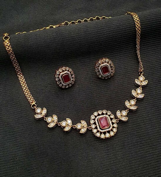 Ladies Necklace and earrings set