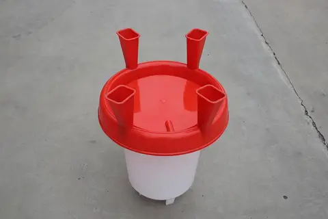 Abreuvoir 15 litres avec pieds