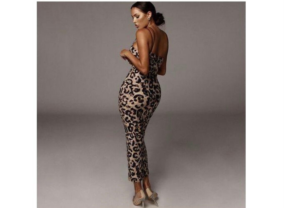 Robe léopard glamour