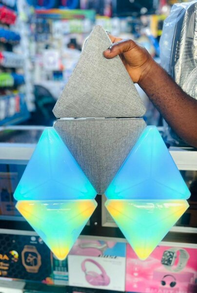 Lampes murales LED géométriques