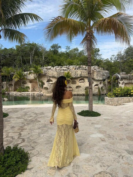 Robe longue en dentelle jaune