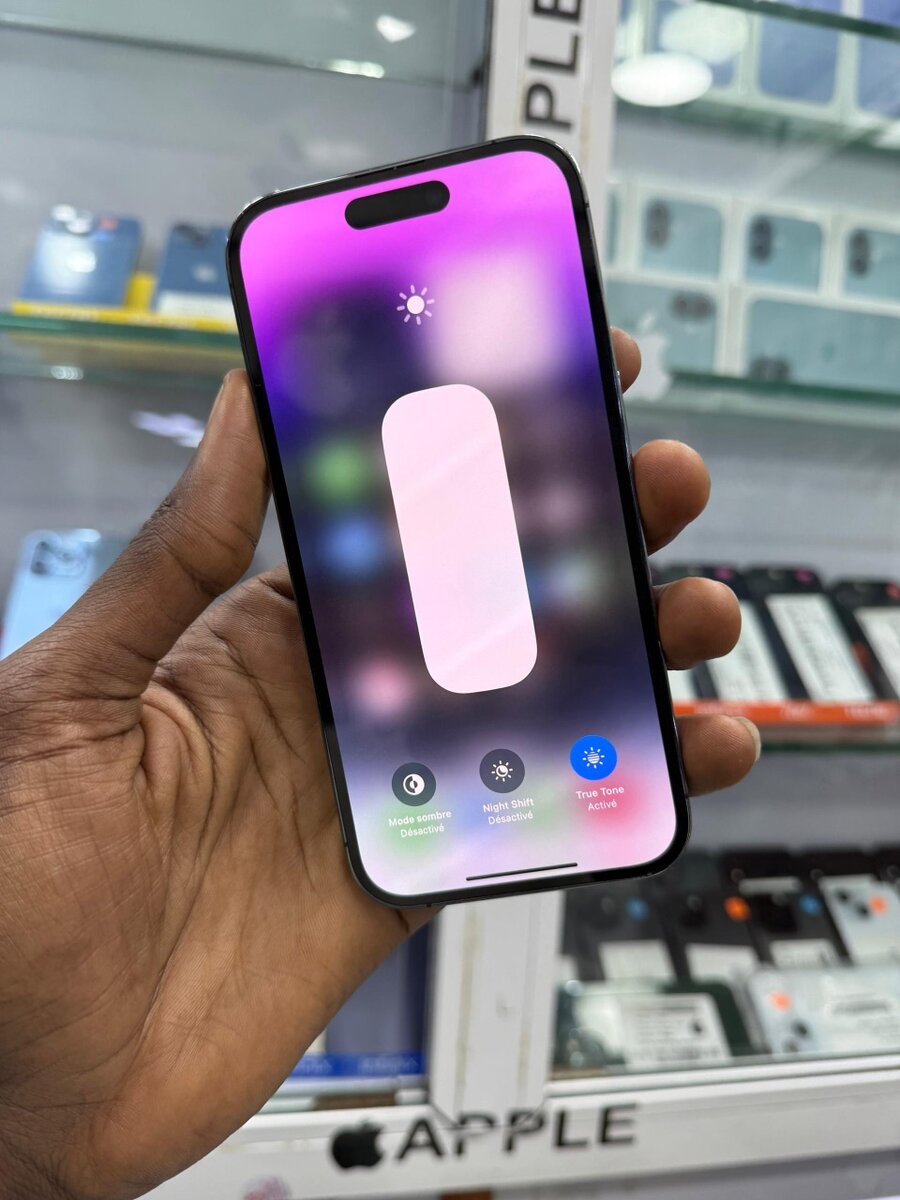 Disponible 14 Pro 128go Casi