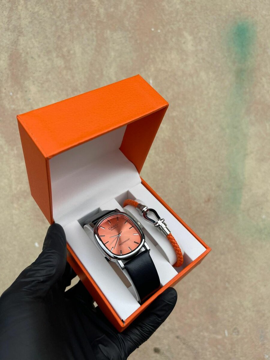 Montre élégante avec bracelet