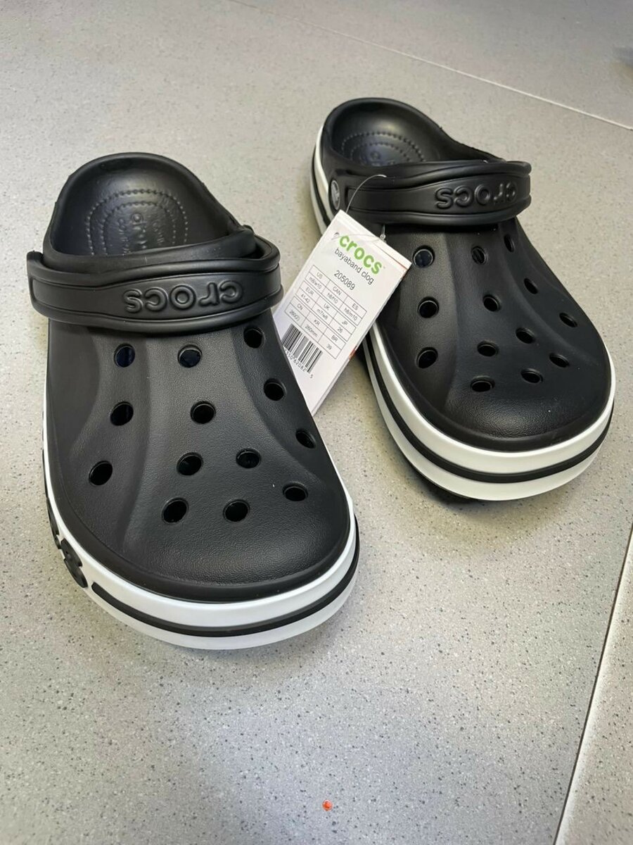 Bata band crocs