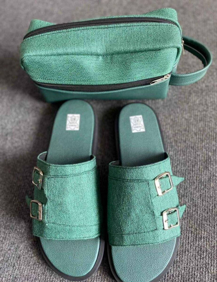 Sandales élégantes avec trousse