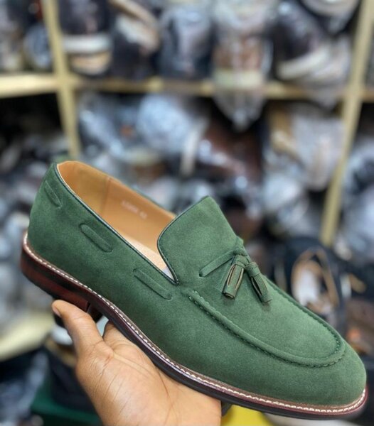 Mocassins en daim élégants homme