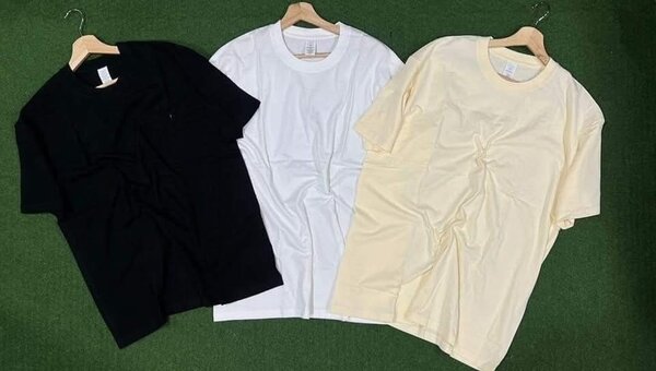 Lot de T-shirts Unique