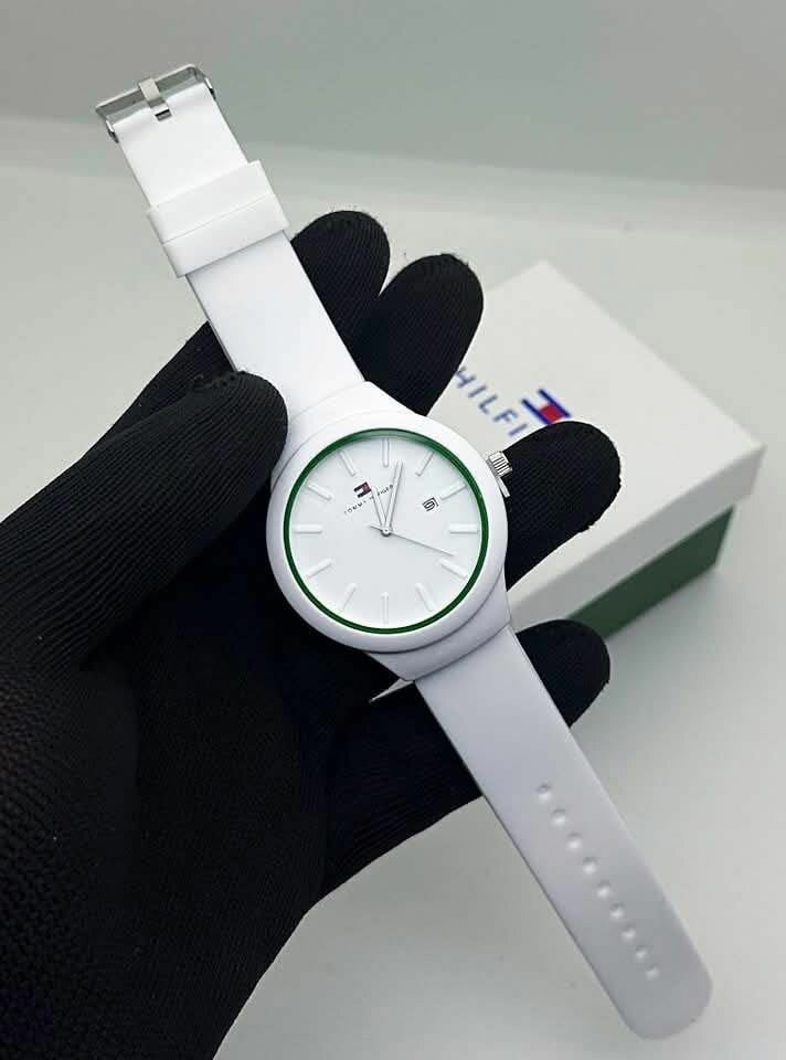 Montres Lacoste colorées