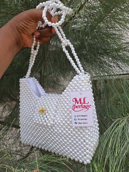 Sac à main perlé chic