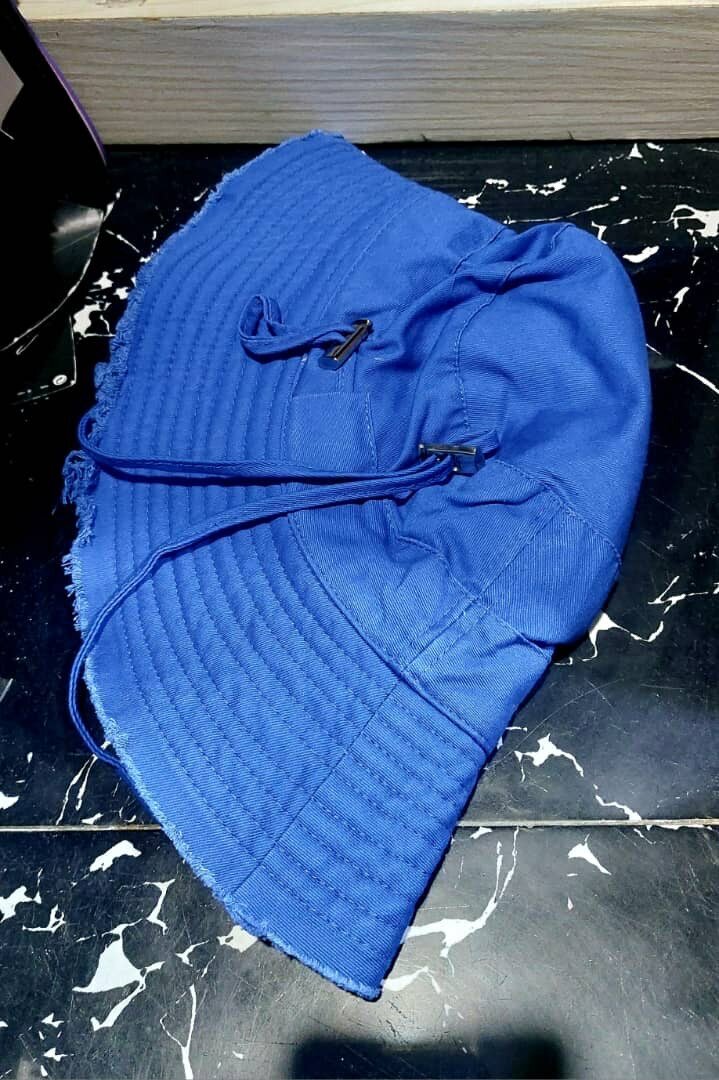 Chapeaux bob en toile colorés