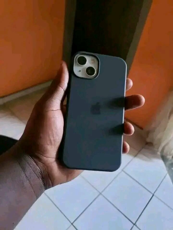 Coque iPhone en silicone noire