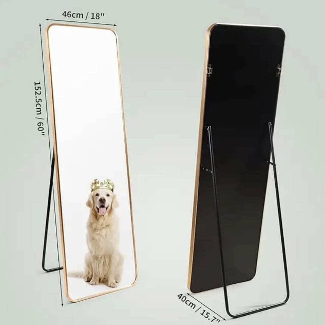 Miroir sur pied moderne