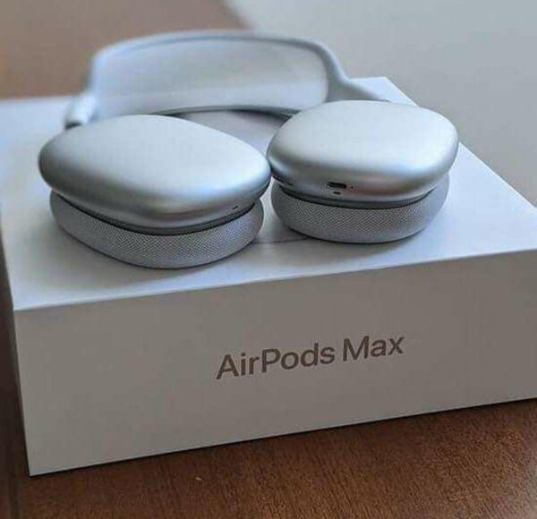Apple AirPods Max Headphones