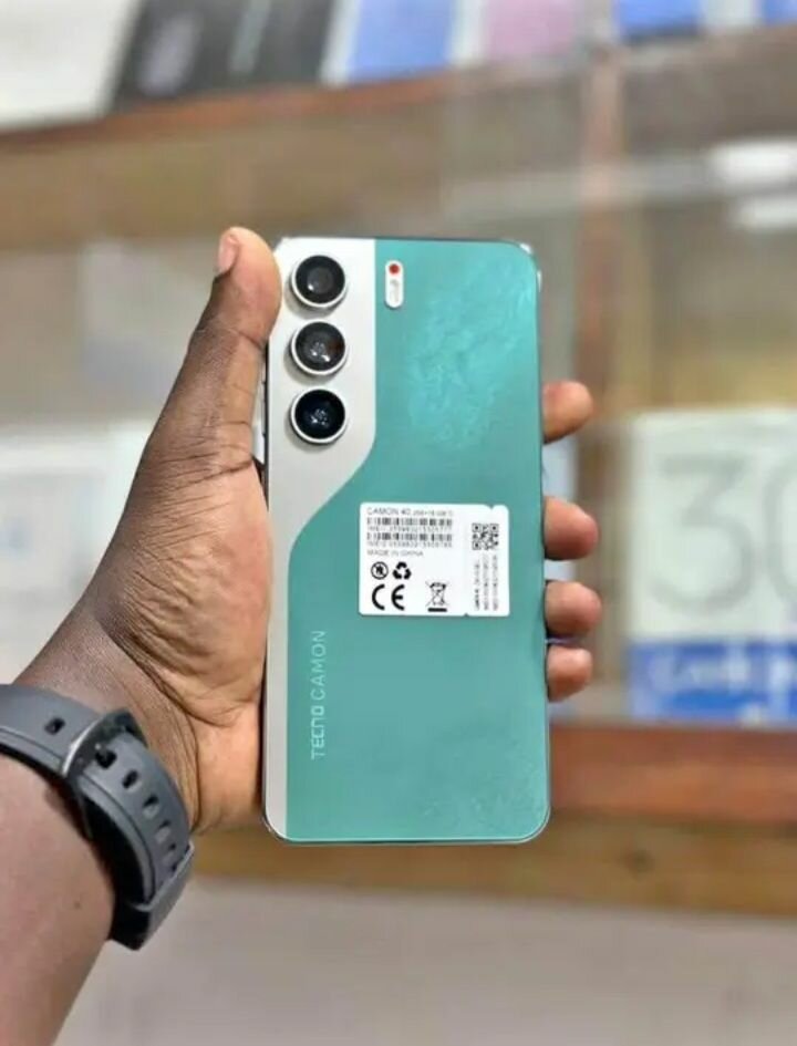 Smartphone Tecno Camon 50MP