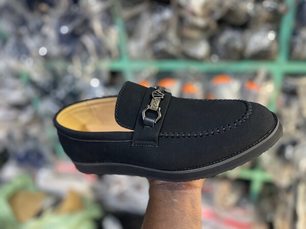 Mocassins noirs élégants homme