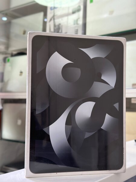 New iPad Air 5th Gen 256gb WiFi + Cellular