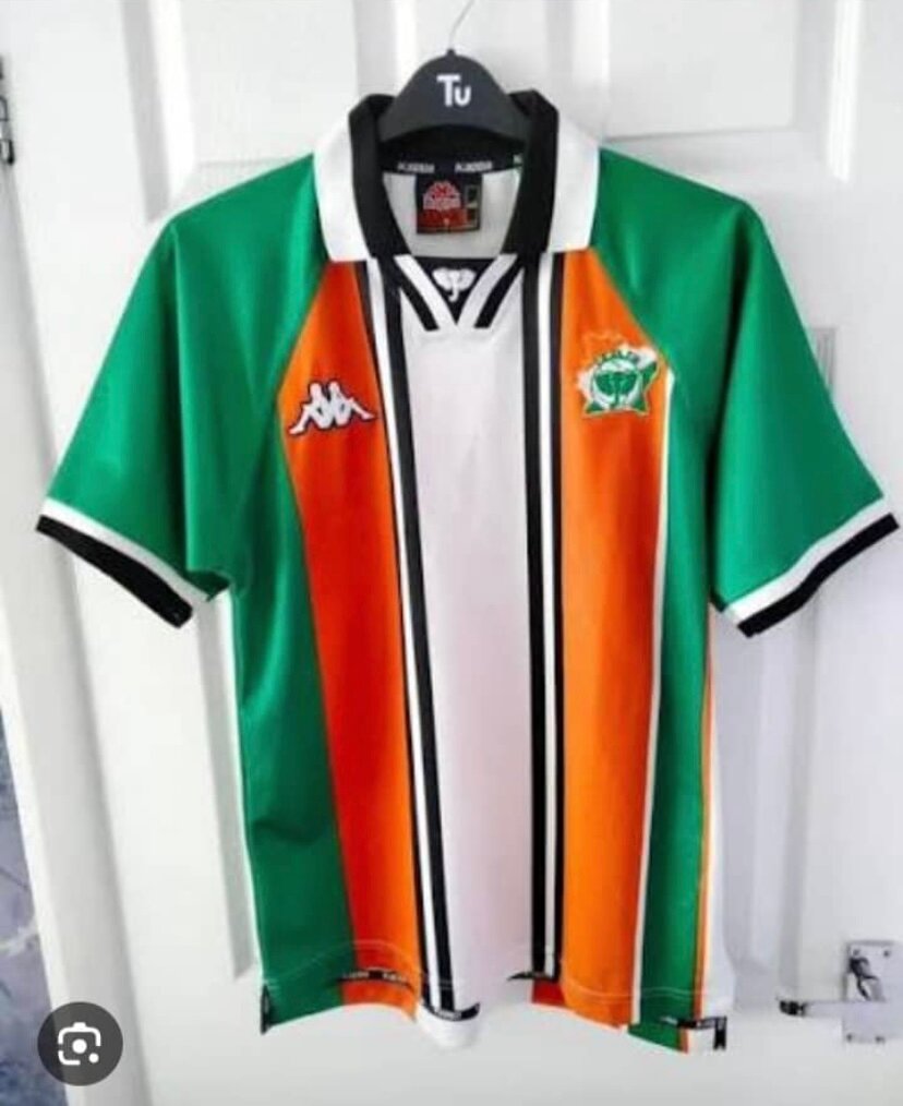 Maillots de football modernes