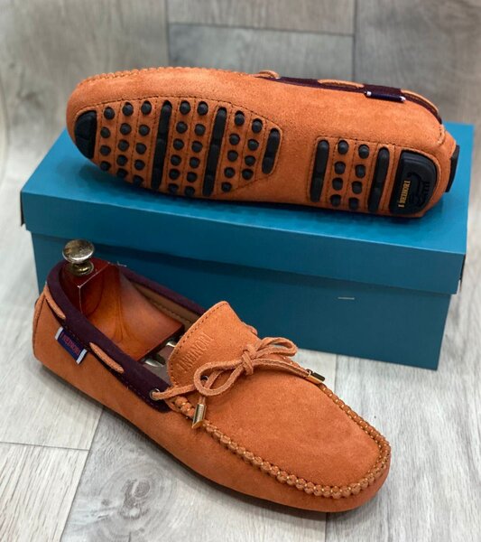 TODS FERRARI EN DAIM