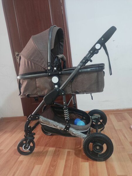 Коляска в отличном состоянии