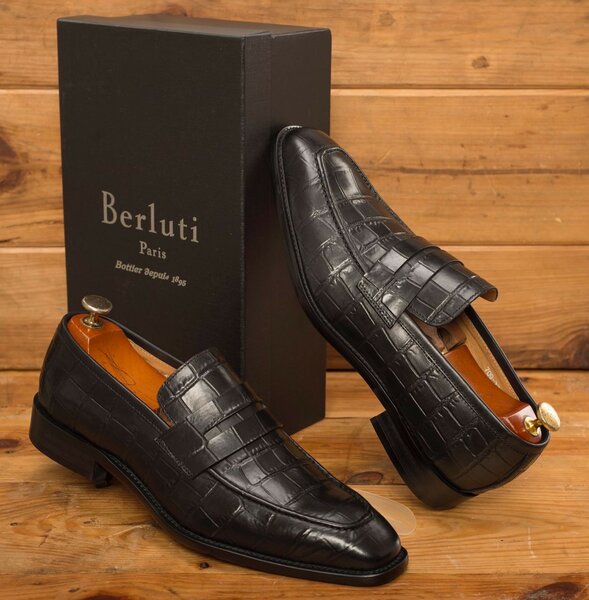 Chaussures pour hommes très bonne qualité