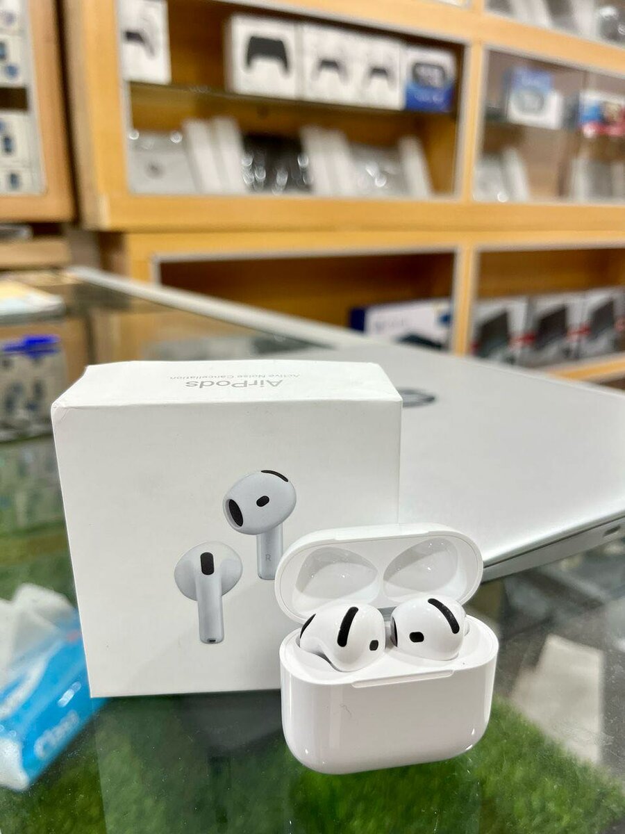 AirPods 4