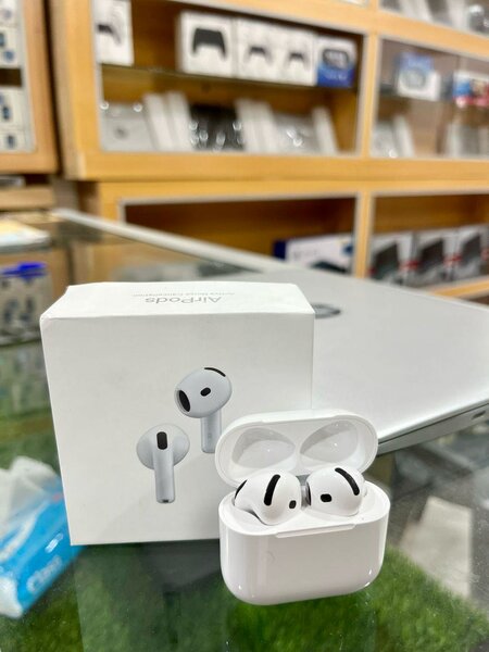 AirPods 4