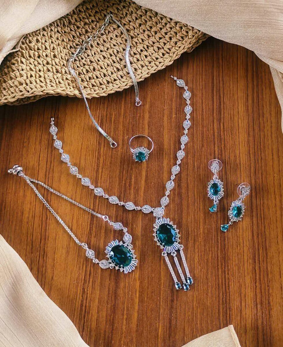 Ladies wedding set Necklace and earrings