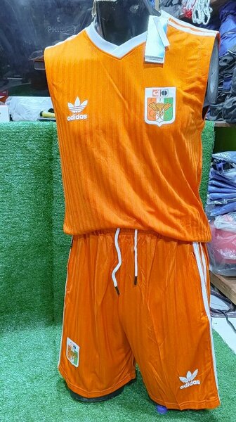 Ensemble de Foot Vert et Orange