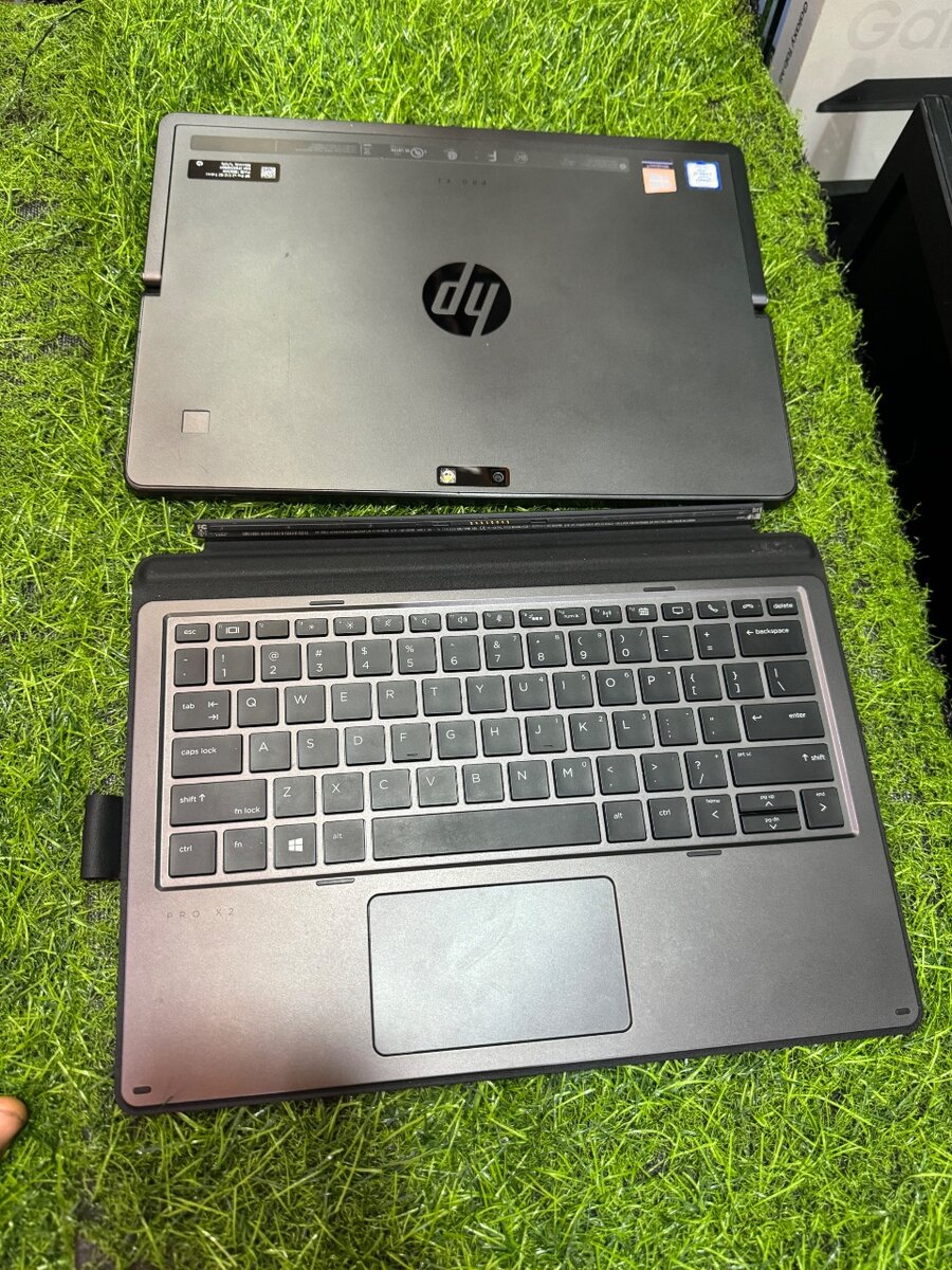 HP Pro x2 RAM 8GB Intel Core i7 SSD 256GB KEYBOARD light