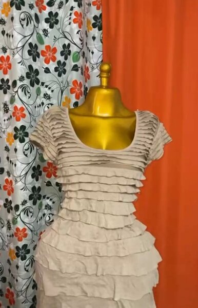 Robe élégante en volants