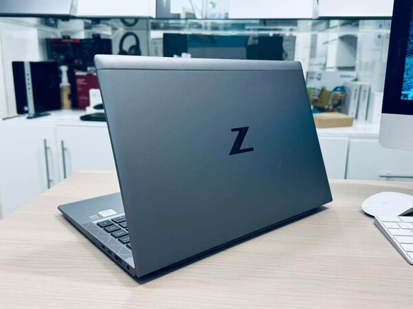 HP Zbook Firefly 14u Core i5 (10th gen)