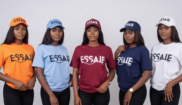 T-shirts "ESSAIE "