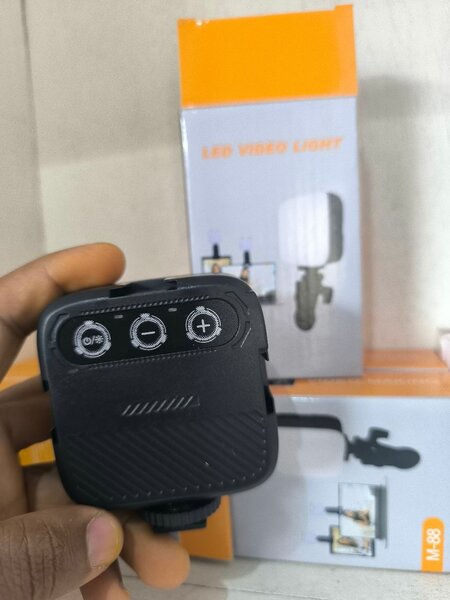 Lampe Vidéo LED M-88