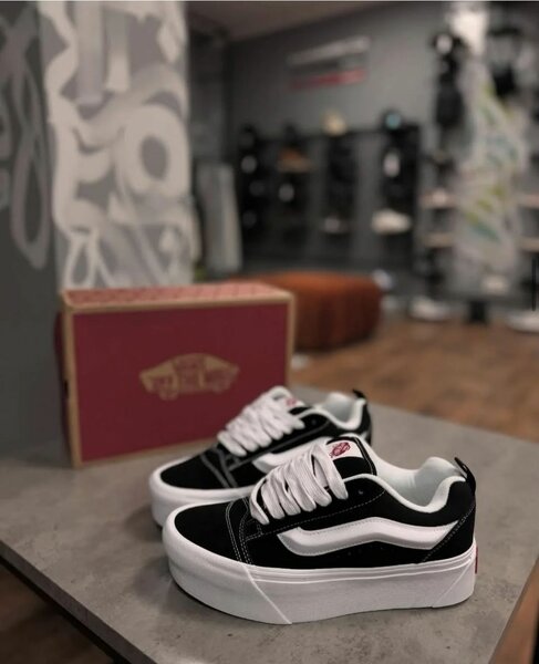 Vans Sneakers Noirs et Blancs