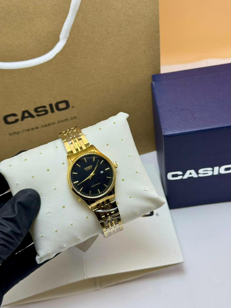 MONTRE LUXE DAME CASIO