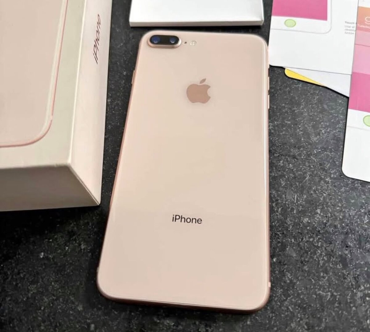 iPhone 8 Plus 64GB Or