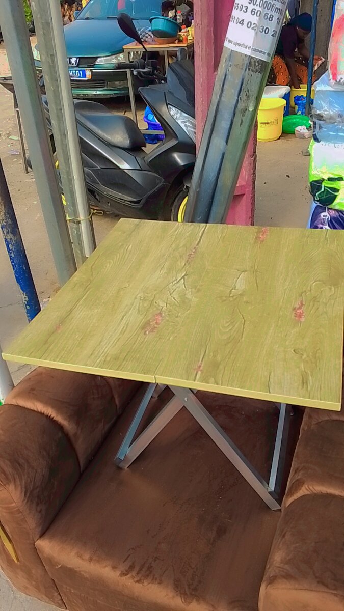 Table pliante en bois