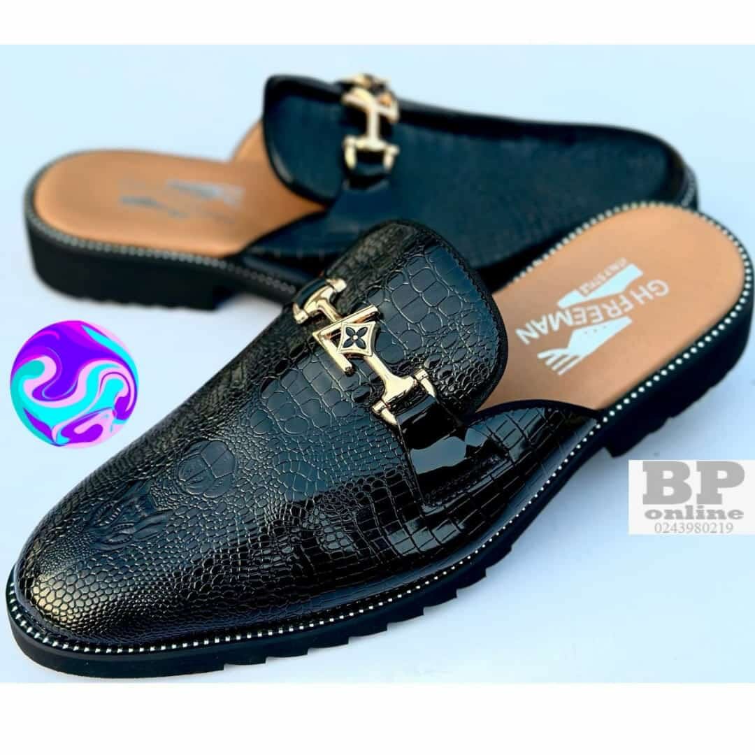 Official footwear easy wear