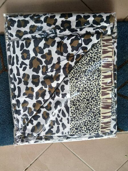 Des draps de 2 place et 2 cousins