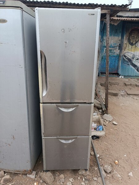 Réfrigérateur combiné moderne