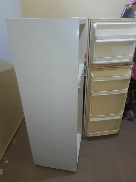 HISENSE 420L