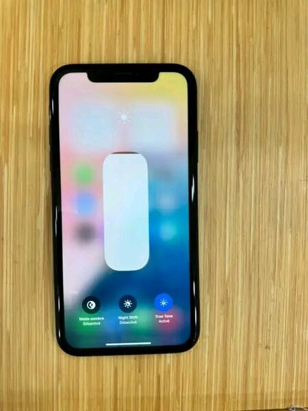 iPhone XR Noir 64GB