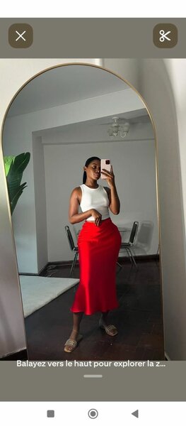 Jupe moulante rouge élégante