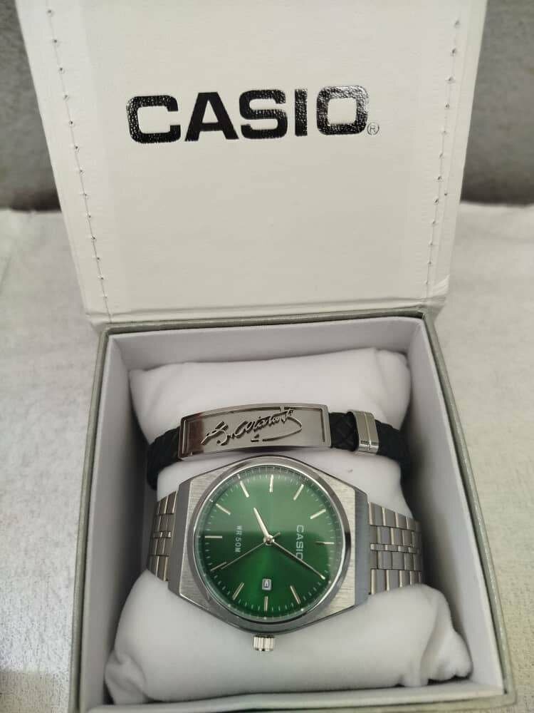 Montre Casio Verte Élégante