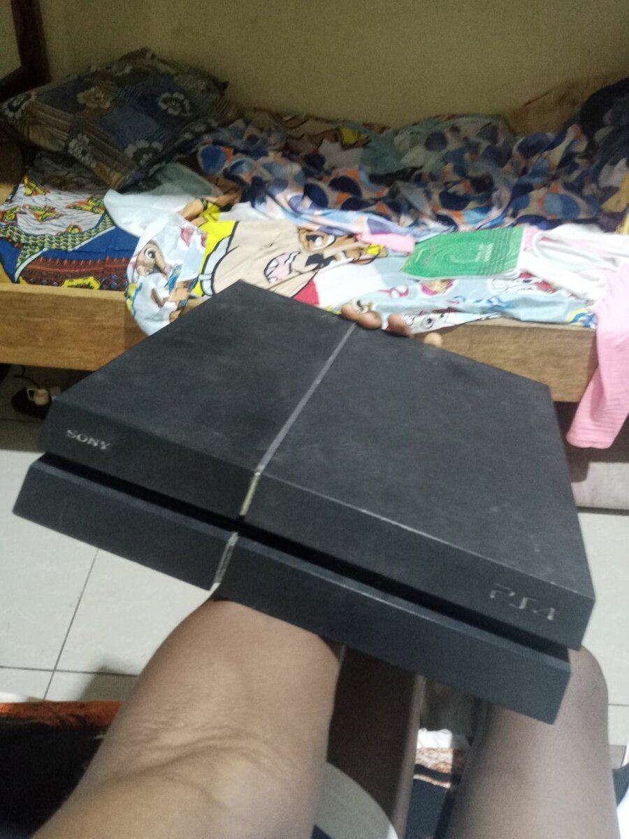 Console Sony PS4 avec Manettes
