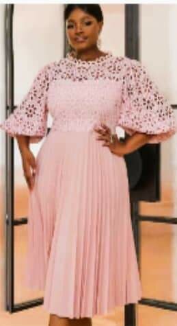 Robe élégante en dentelle